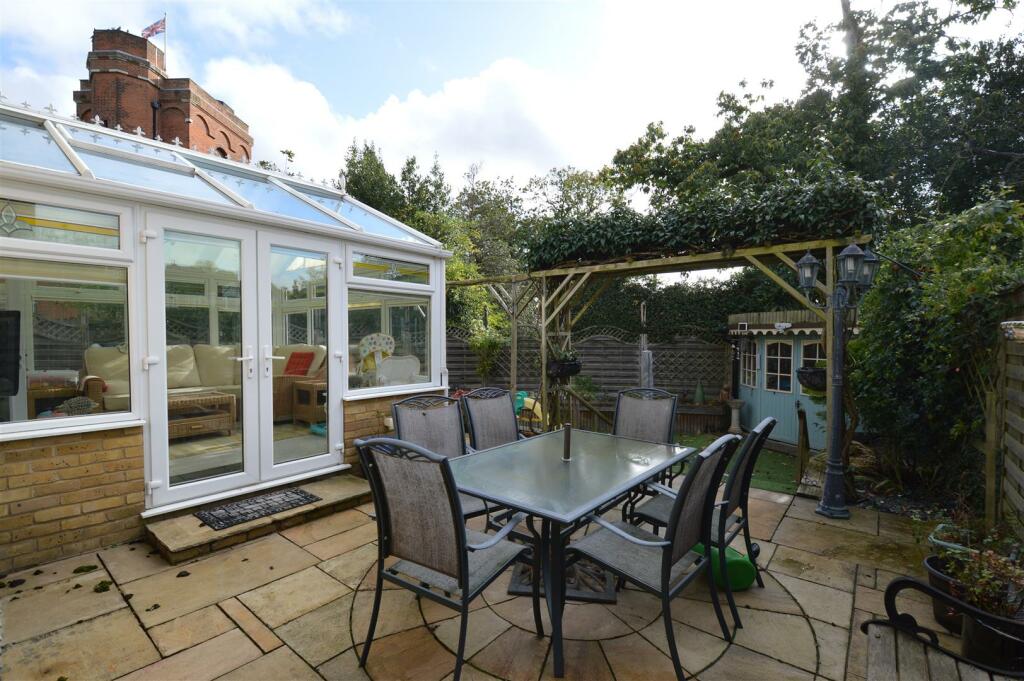 Additional property image - Pittman Close, Ingrave, Brentwood