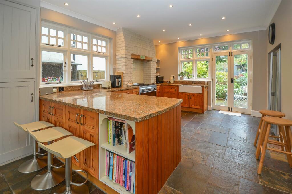 Additional property image - Headley Chase, Warley, Brentwood