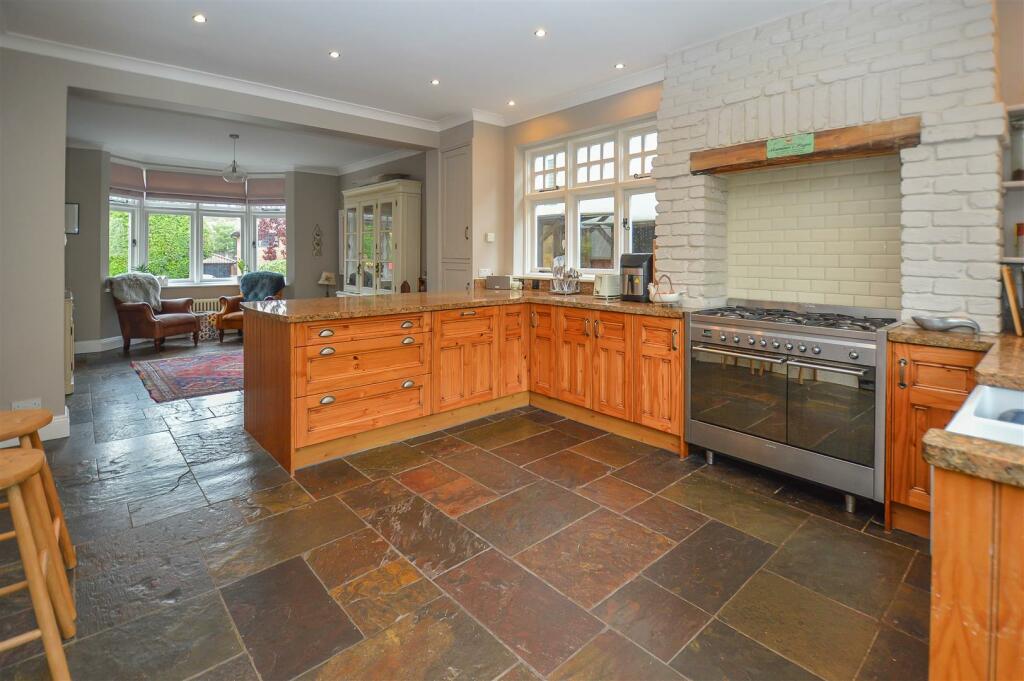 Additional property image - Headley Chase, Warley, Brentwood
