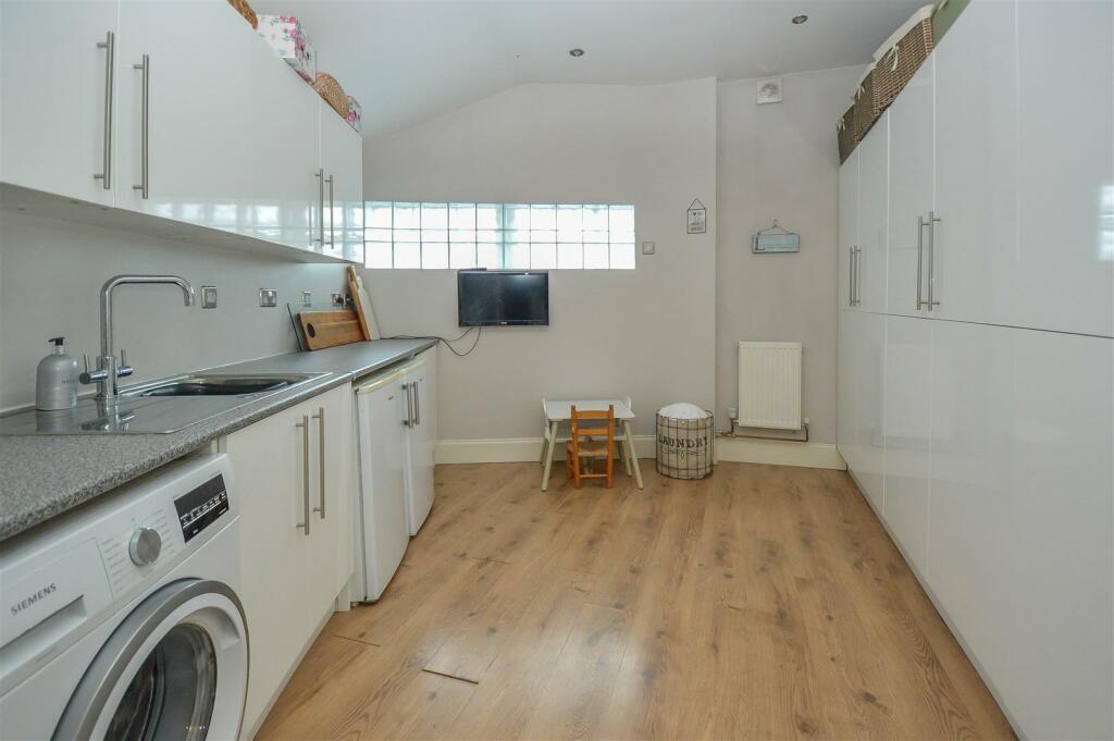 Additional property image - Headley Chase, Warley, Brentwood