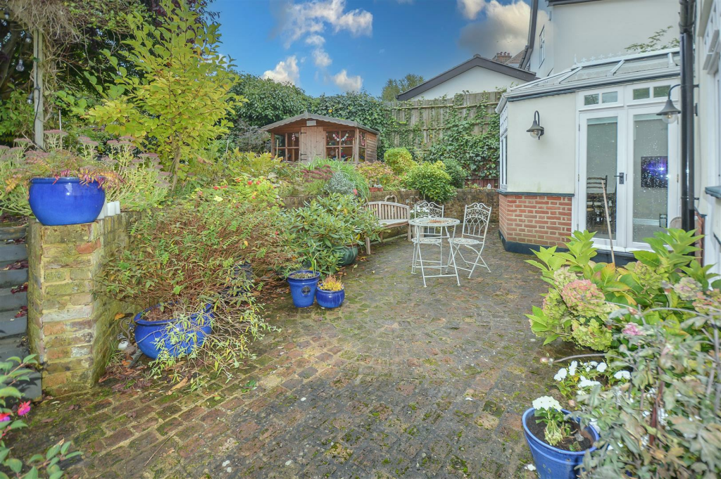 Additional property image - Headley Chase, Warley, Brentwood