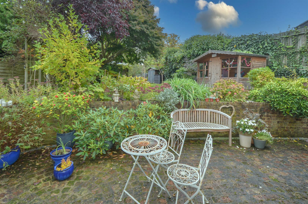 Additional property image - Headley Chase, Warley, Brentwood