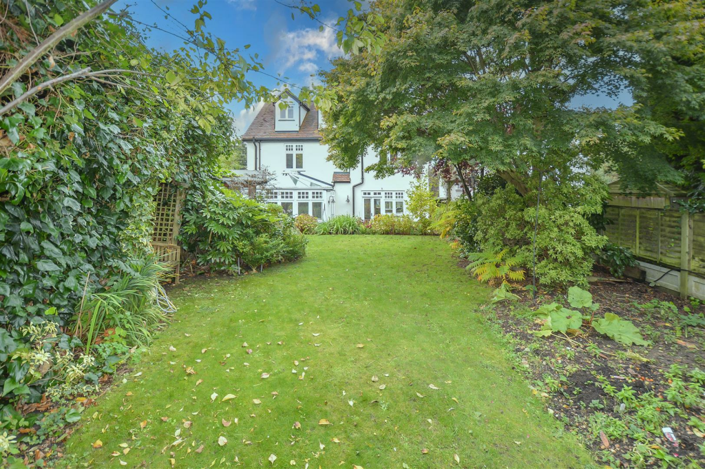 Additional property image - Headley Chase, Warley, Brentwood