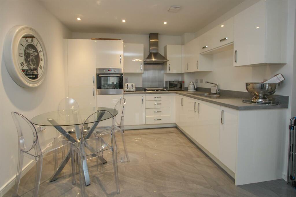 Additional property image - Florence Close, Great Warley, Brentwood