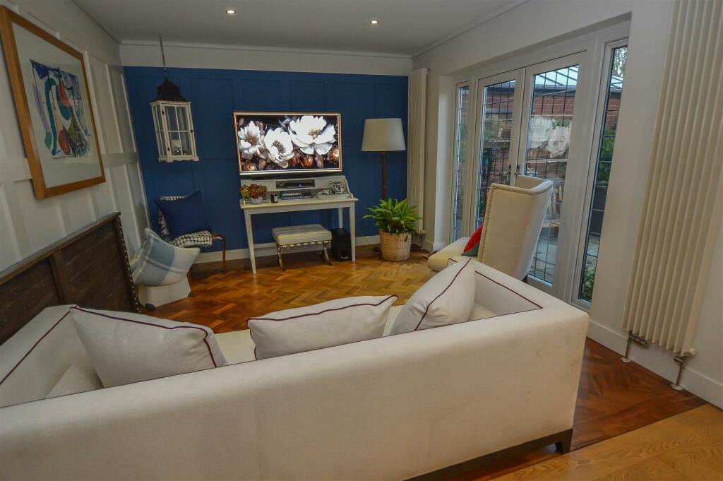 Additional property image - Priests Lane, Shenfield, Brentwood
