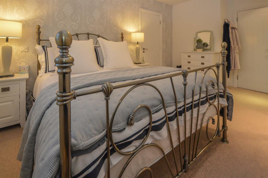 Additional property image - Priests Lane, Shenfield, Brentwood