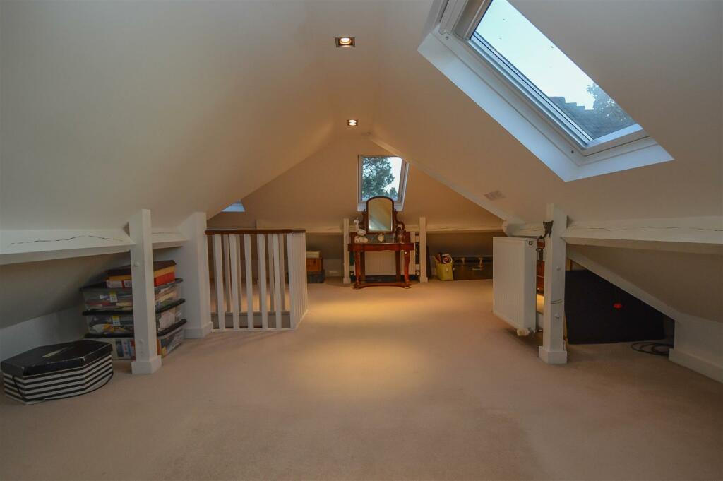 Additional property image - Priests Lane, Shenfield, Brentwood