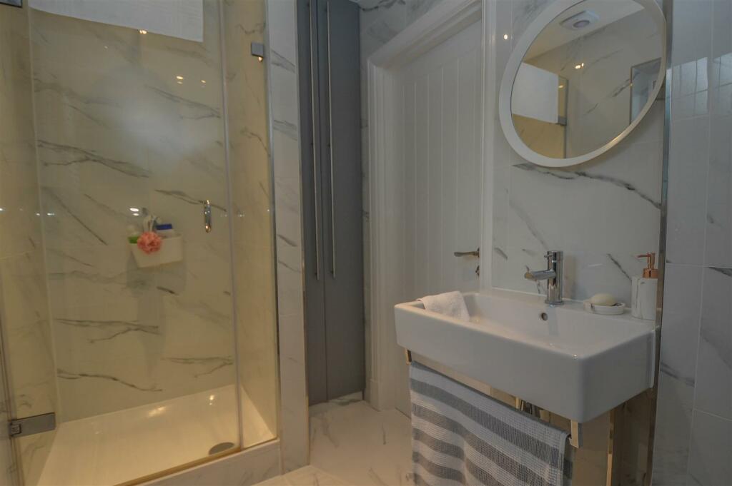 Additional property image - Priests Lane, Shenfield, Brentwood