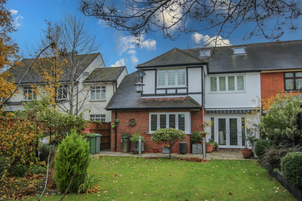 Additional property image - Priests Lane, Shenfield, Brentwood