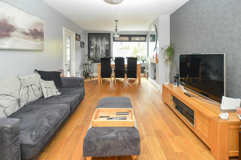 Additional property image - Downsland Drive, Brentwood