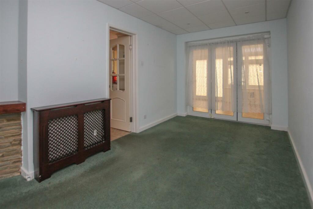 Additional property image - Newlands Close, Hutton, Brentwood