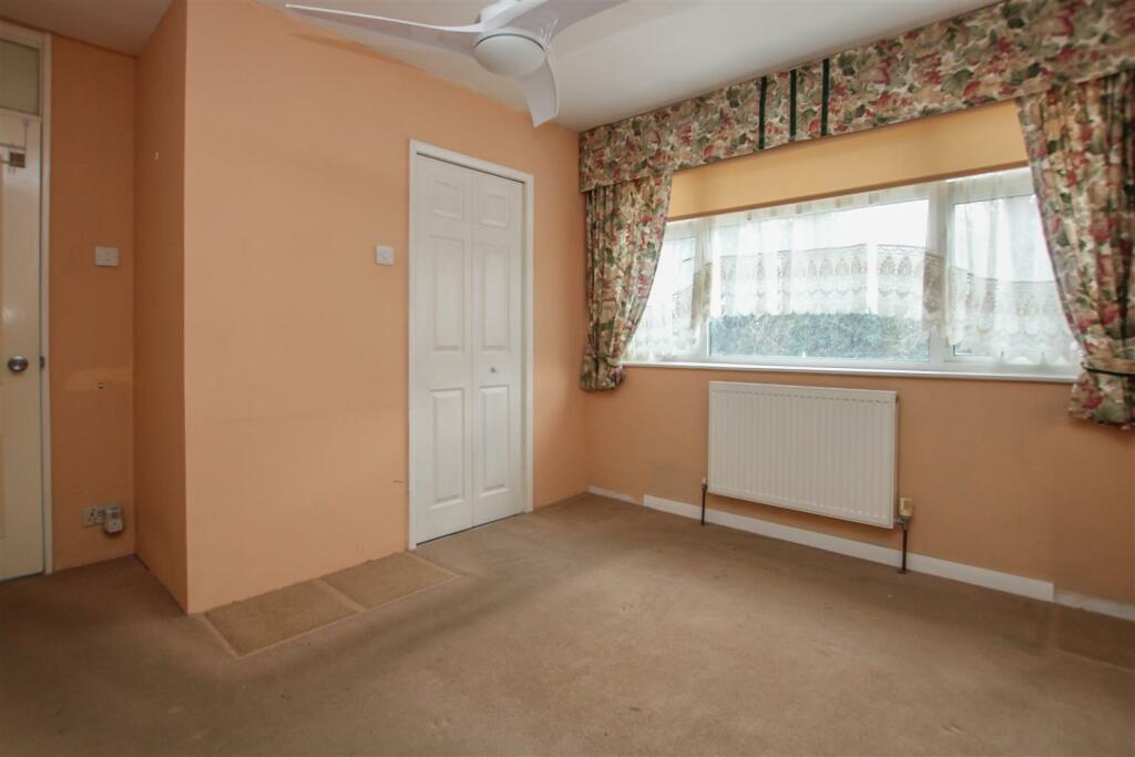 Additional property image - Newlands Close, Hutton, Brentwood
