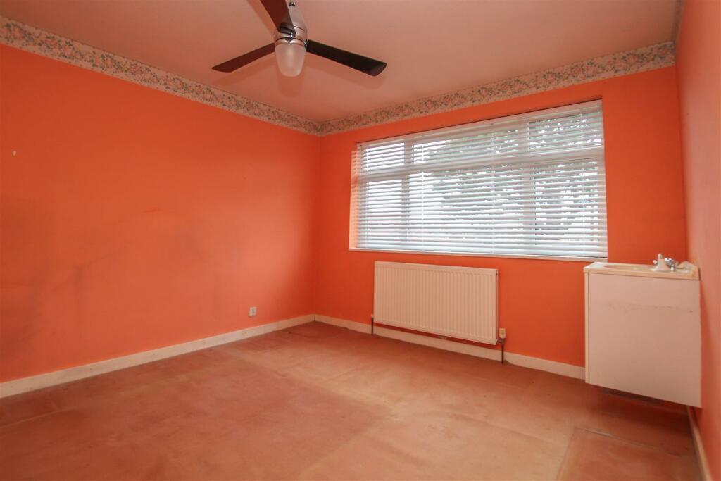 Additional property image - Newlands Close, Hutton, Brentwood