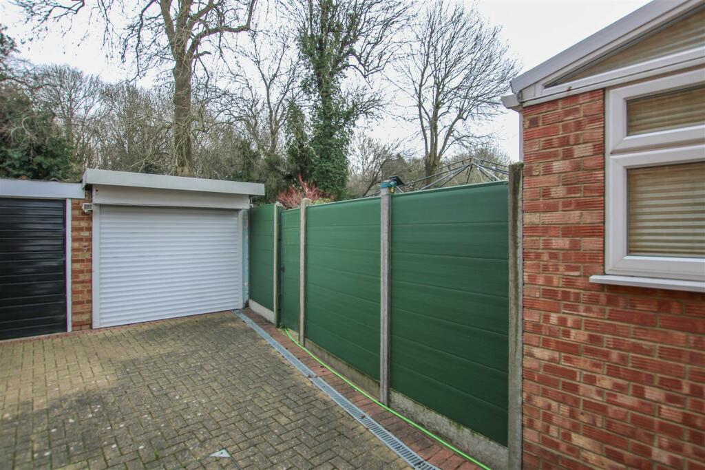 Additional property image - Newlands Close, Hutton, Brentwood