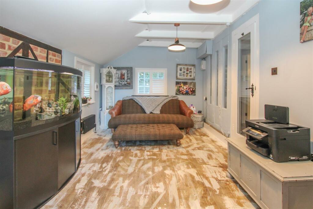 Additional property image - Dark Lane, Great Warley, Brentwood