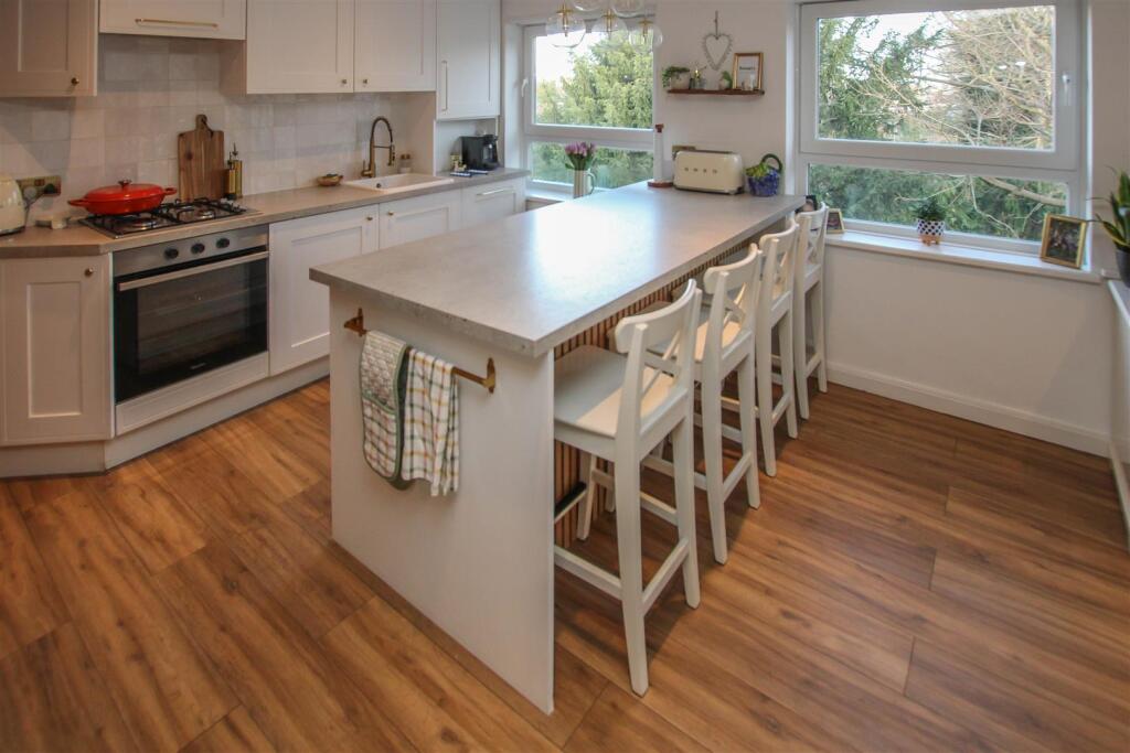 Additional property image - Gordon Road, Shenfield, Brentwood