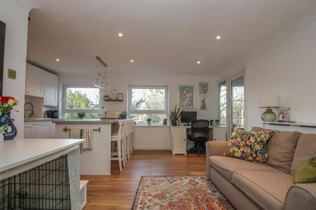 Additional property image - Gordon Road, Shenfield, Brentwood