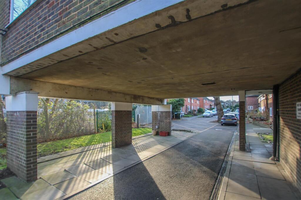Additional property image - Gordon Road, Shenfield, Brentwood