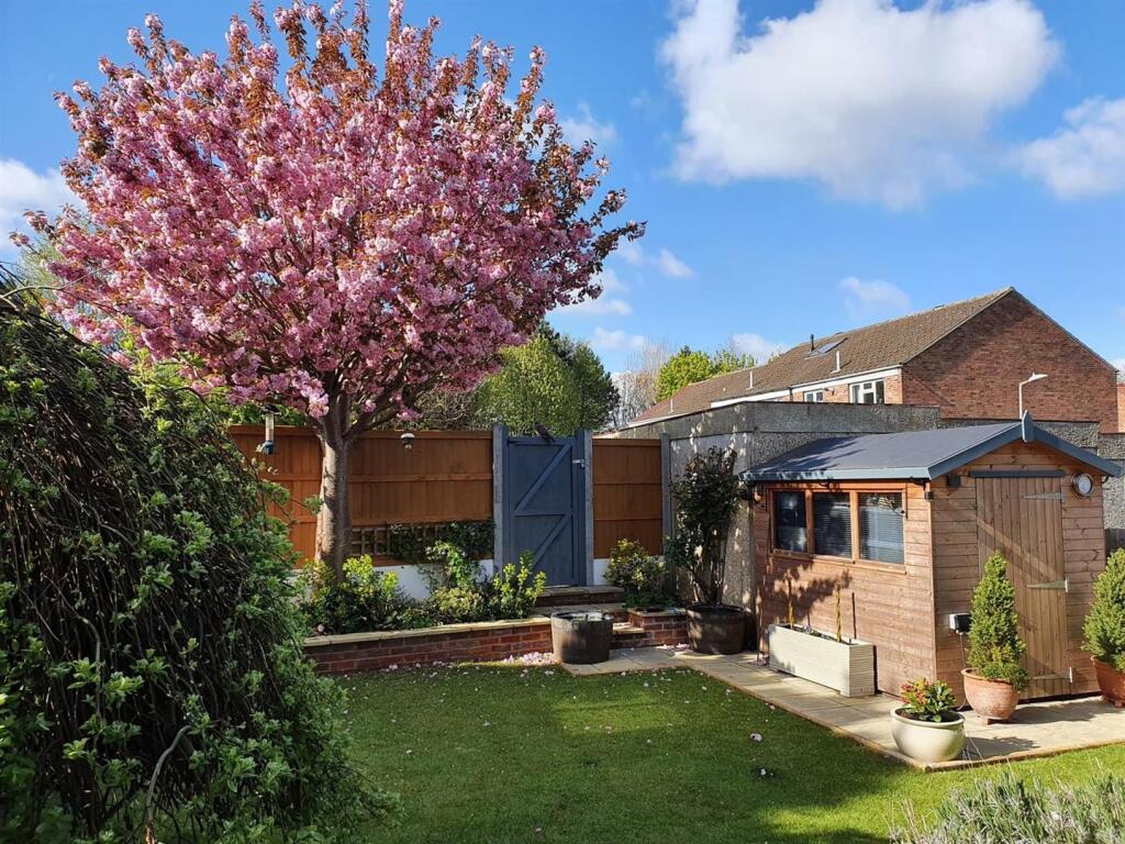 Additional property image - Costead Manor Road, Brentwood