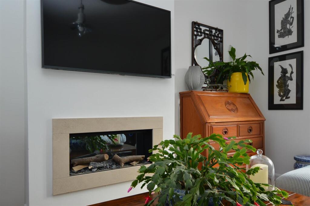 Additional property image - Costead Manor Road, Brentwood