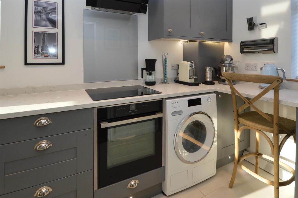 Additional property image - Costead Manor Road, Brentwood