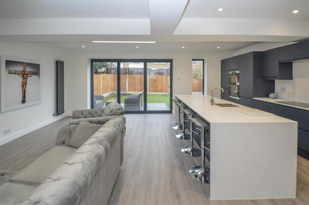 Additional property image - Robin Close, Billericay