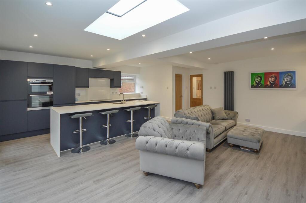 Additional property image - Robin Close, Billericay