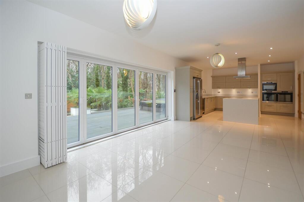 Additional property image - Woodside Place, Great Warley, Brentwood
