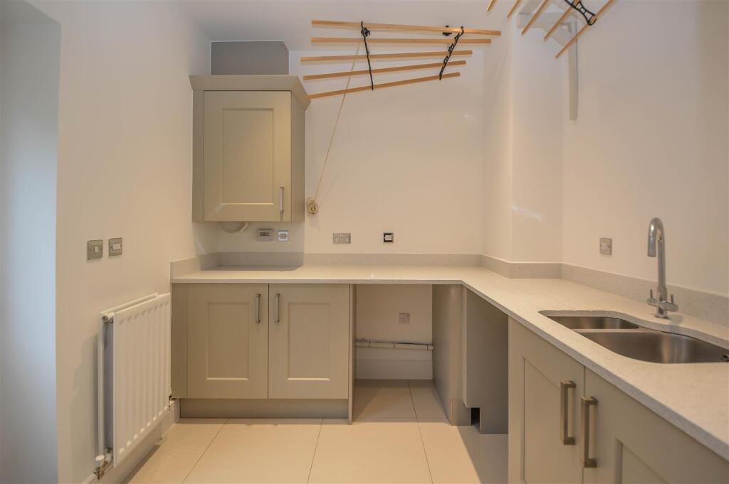 Additional property image - Woodside Place, Great Warley, Brentwood