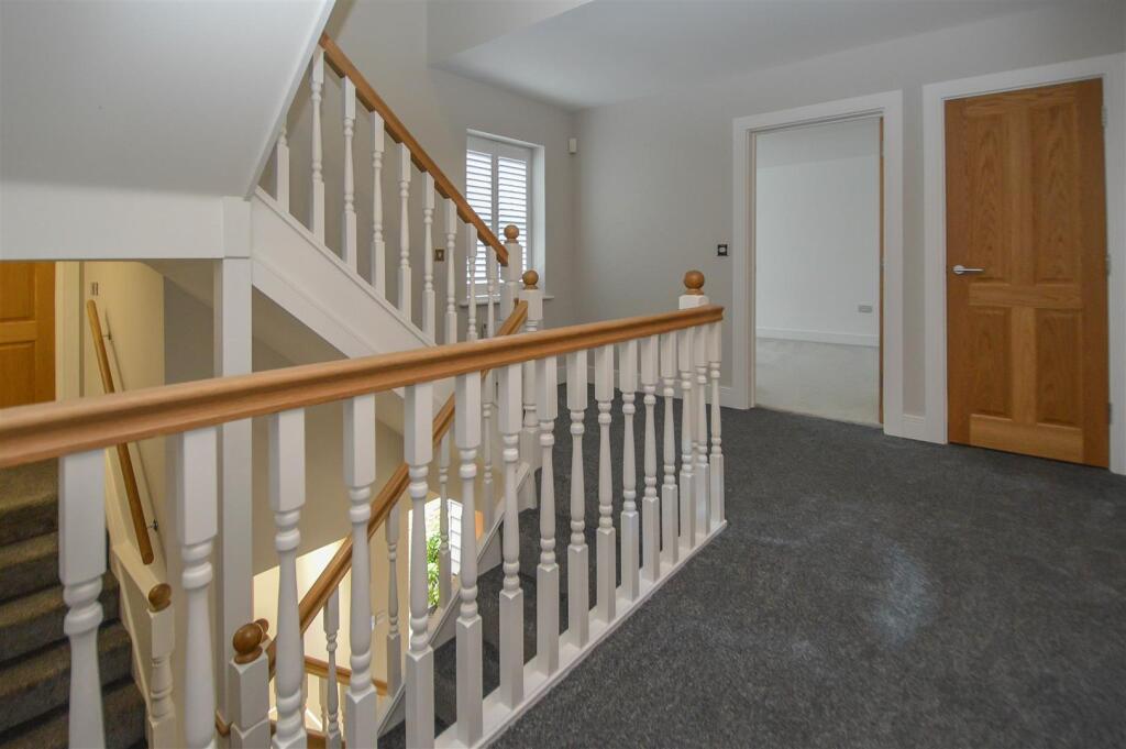 Additional property image - Woodside Place, Great Warley, Brentwood