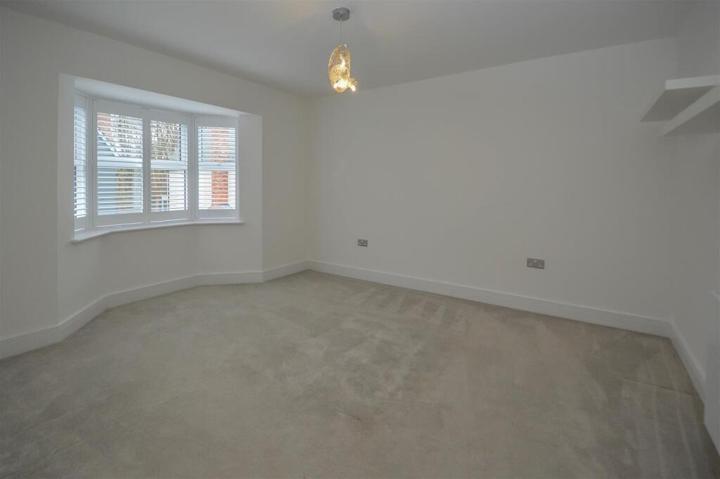 Additional property image - Woodside Place, Great Warley, Brentwood