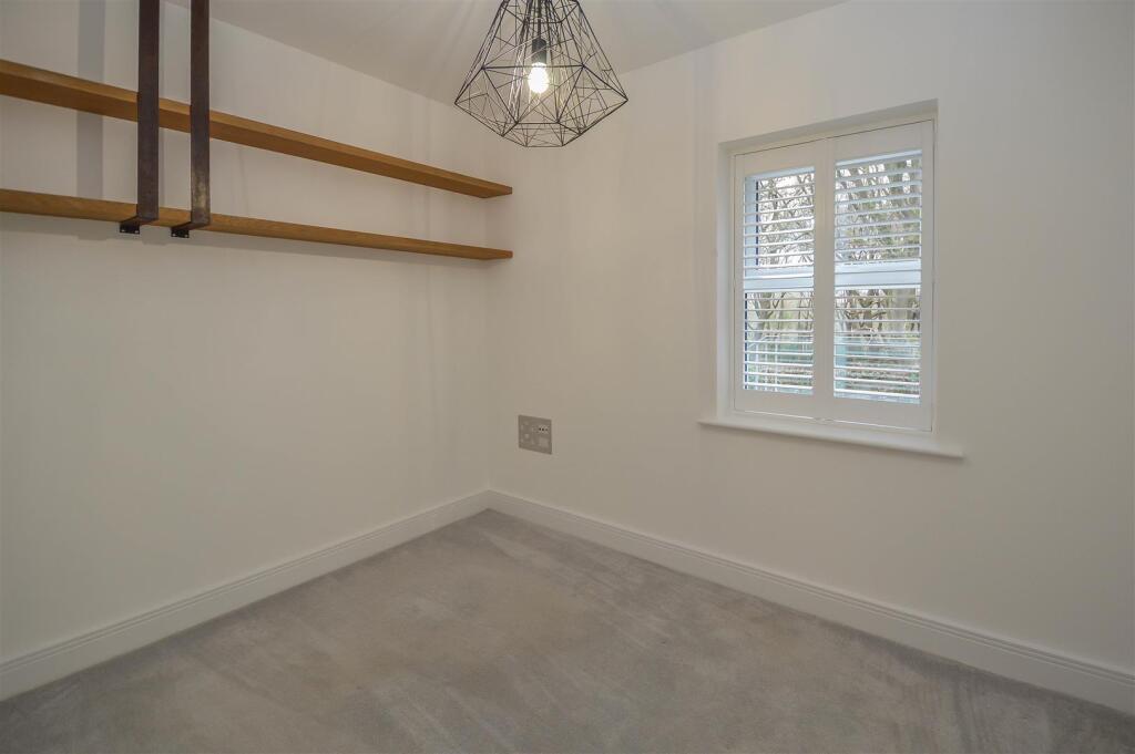 Additional property image - Woodside Place, Great Warley, Brentwood