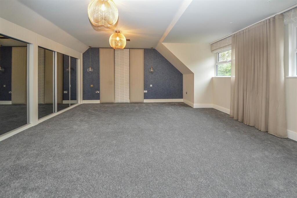 Additional property image - Woodside Place, Great Warley, Brentwood