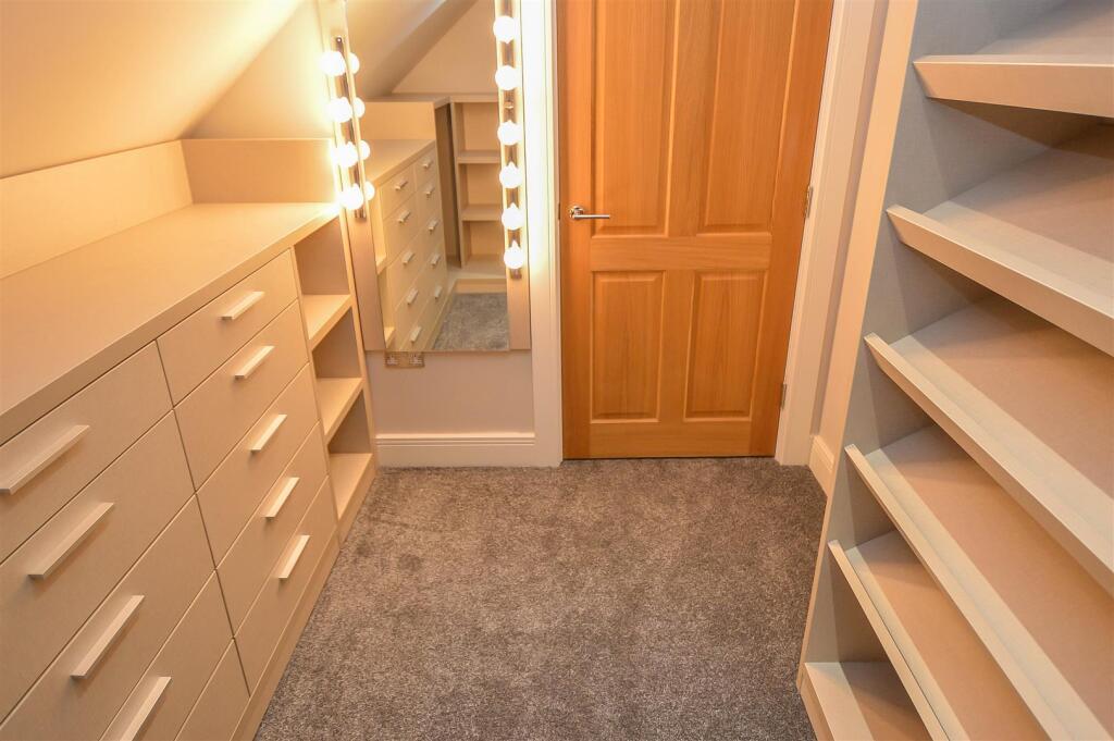 Additional property image - Woodside Place, Great Warley, Brentwood