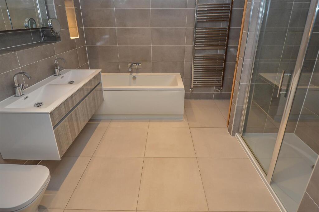 Additional property image - Woodside Place, Great Warley, Brentwood