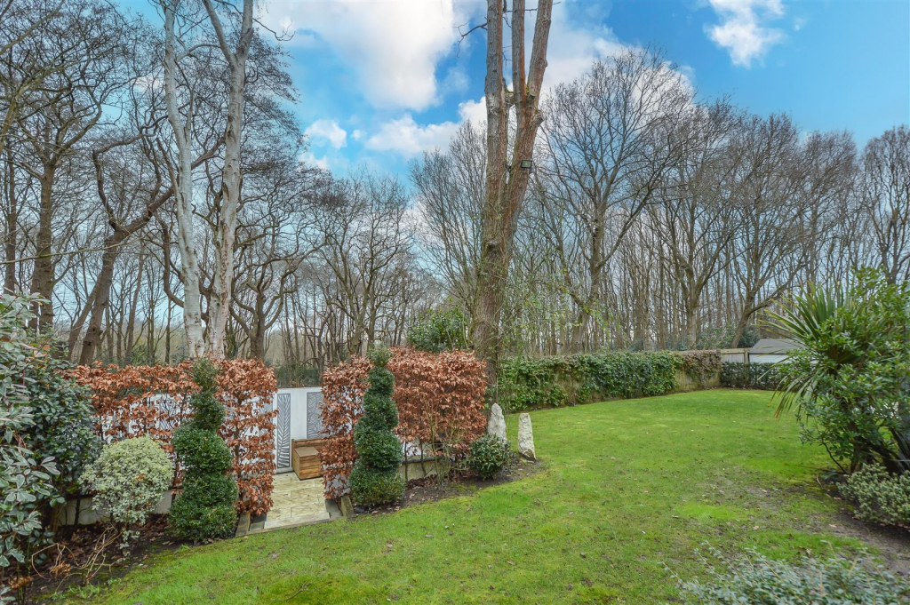 Additional property image - Woodside Place, Great Warley, Brentwood