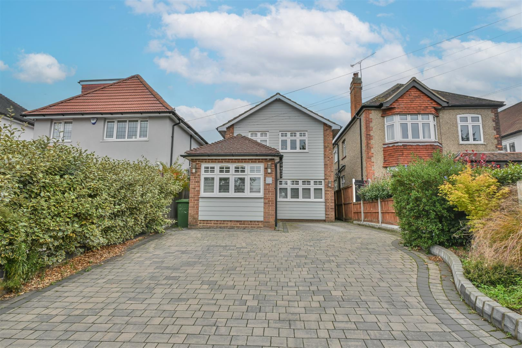 Main image of property: Doddinghurst Road, Brentwood