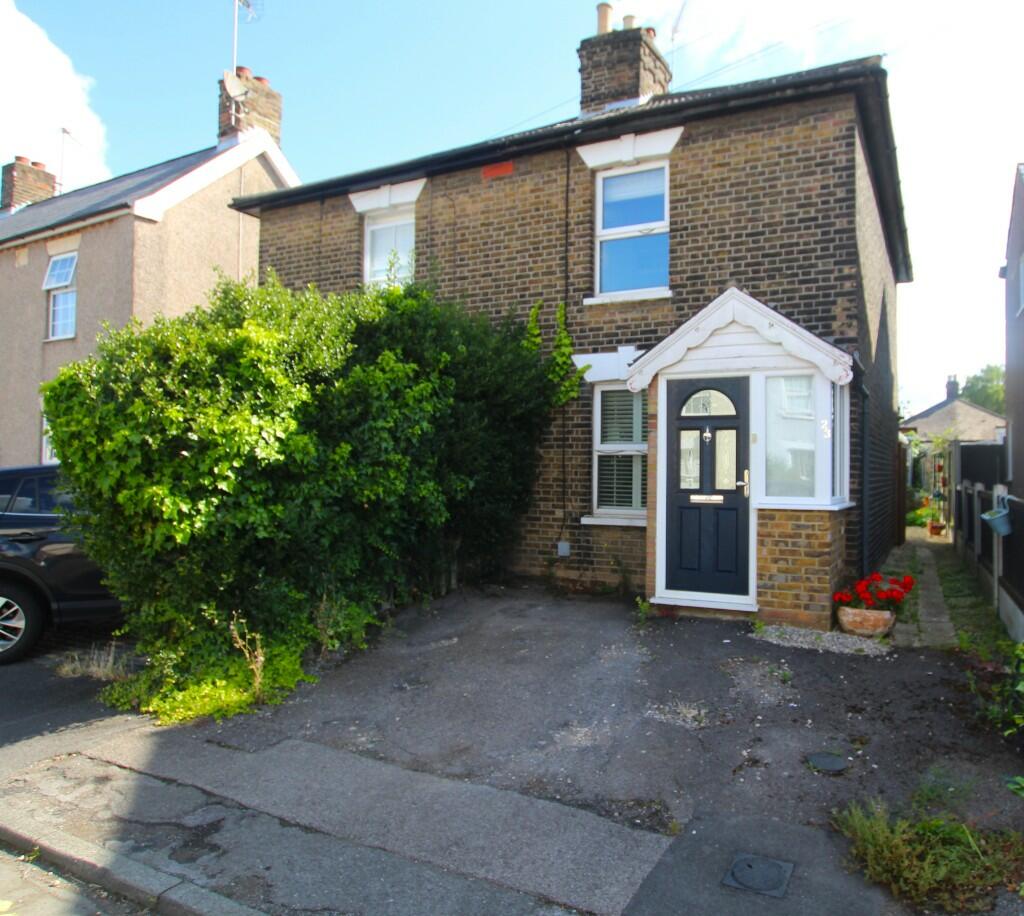 Main image of property: Wellesley Road, Brentwood, Essex, CM14