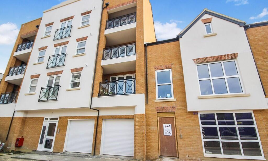 Main image of property: Fairfield Road, Brentwood, Essex, CM14
