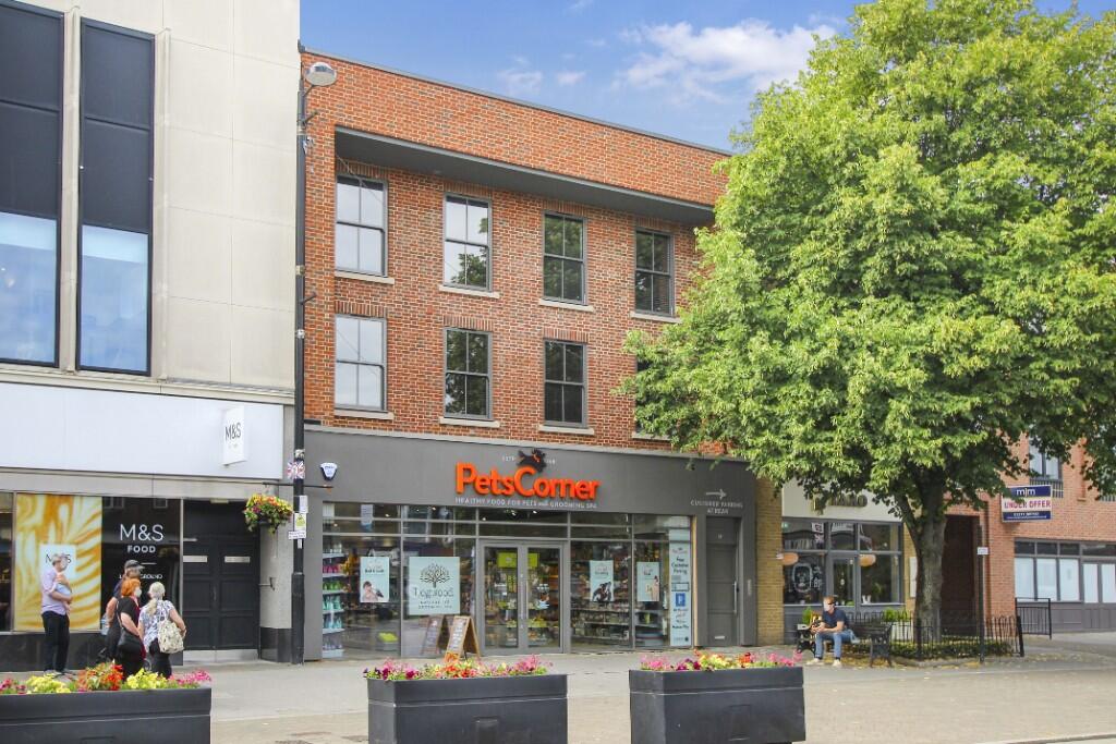Main image of property: High Street, Brentwood, Essex, CM14