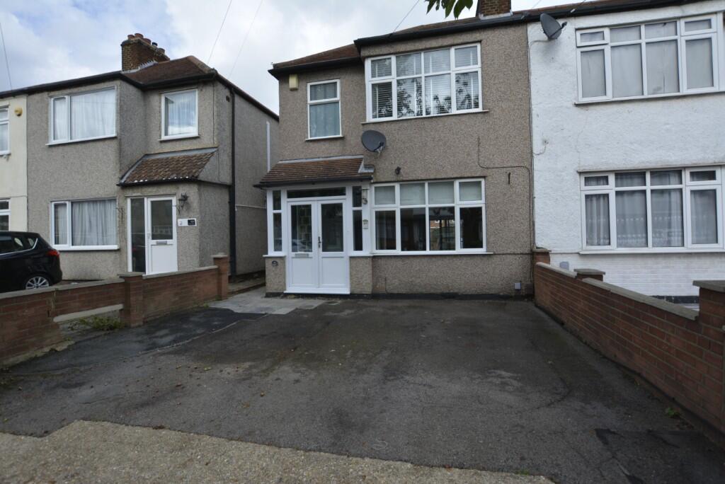 Main image of property: Essex Road, Romford, London, RM7