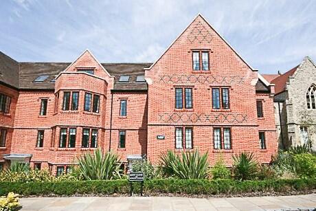 Main image of property: The Galleries, Brentwood, Essex, CM14