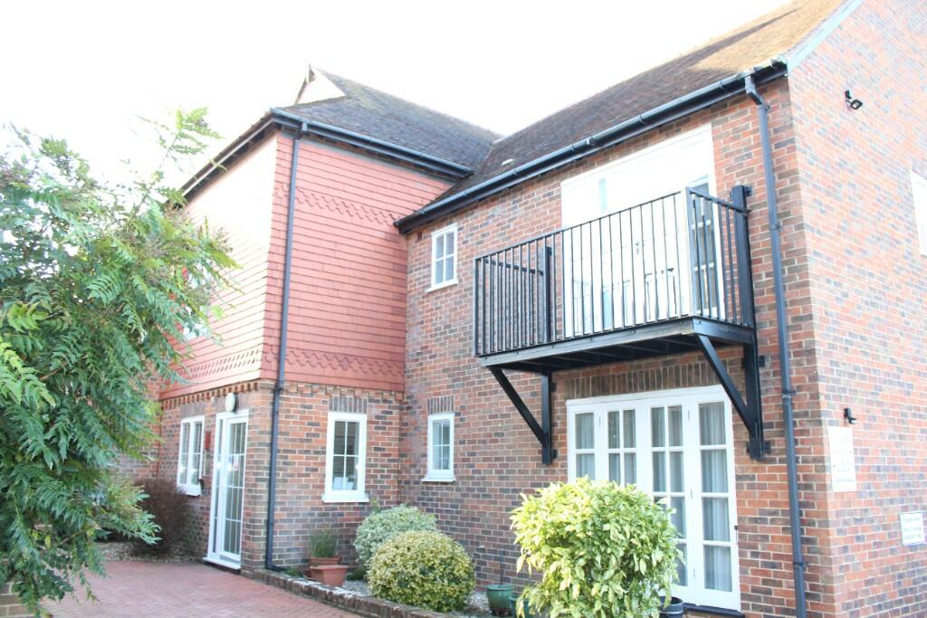 1 bedroom retirement property for sale in Crown Mews, Hungerford