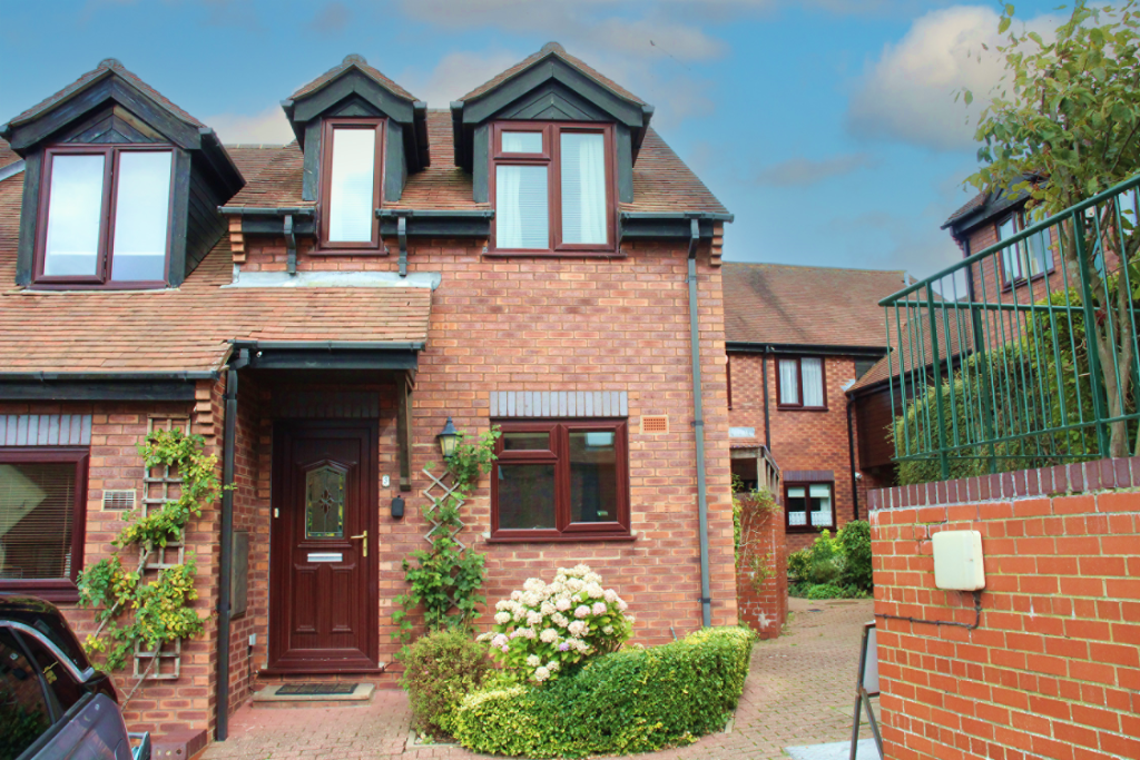 Main image of property: St. Lawrence Square, Hungerford, Berkshire, RG17