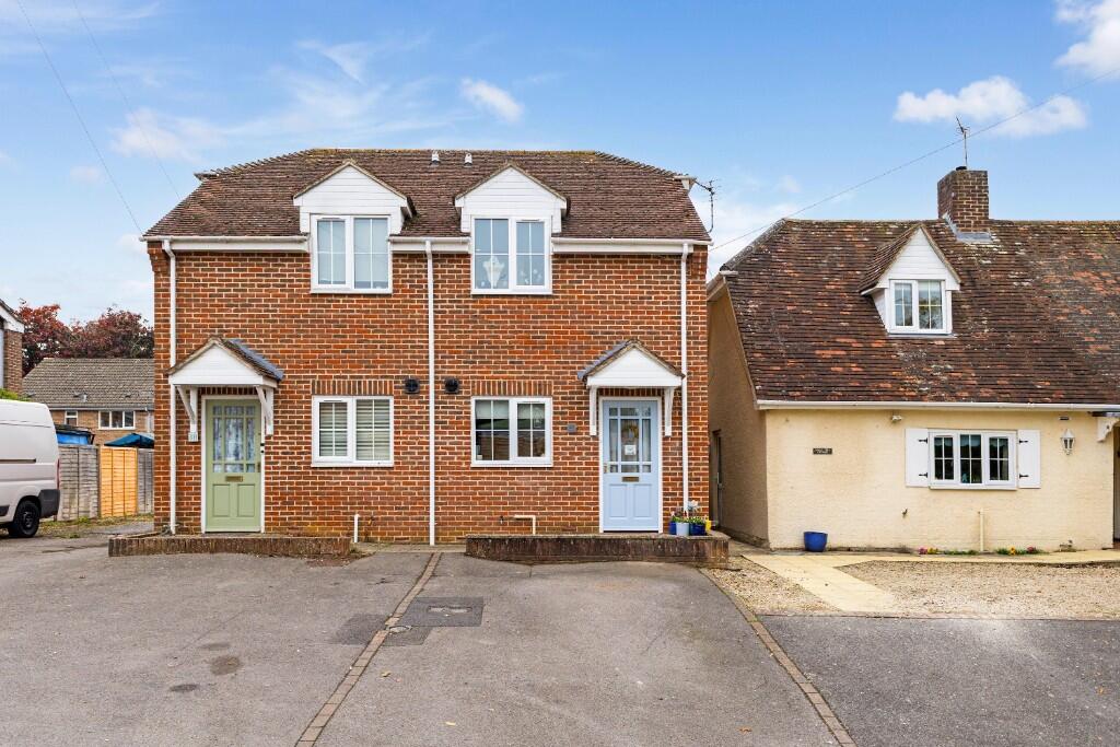 Main image of property: Burtons Hill, Kintbury, RG17 9XJ