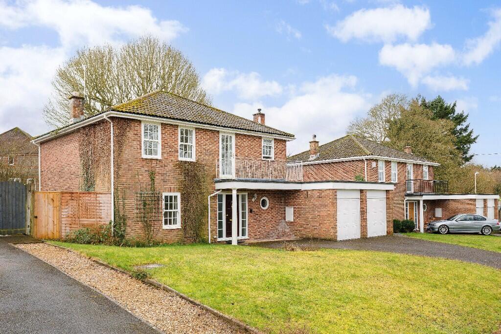 Main image of property: Bradley Close, Kintbury, Berkshire, RG17 9UJ.