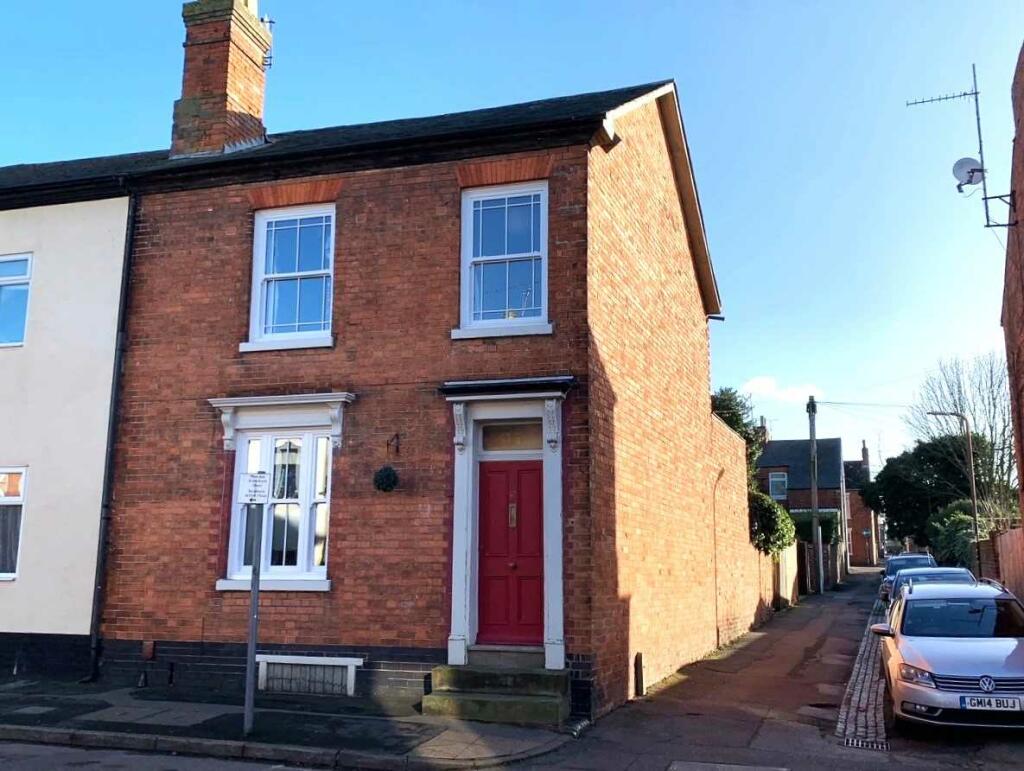 4 bedroom end of terrace house for sale in Church Street, Wolverton