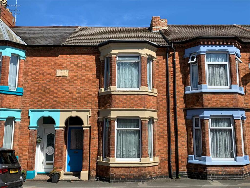 2 bedroom terraced house for sale in Church Street, Wolverton, Milton
