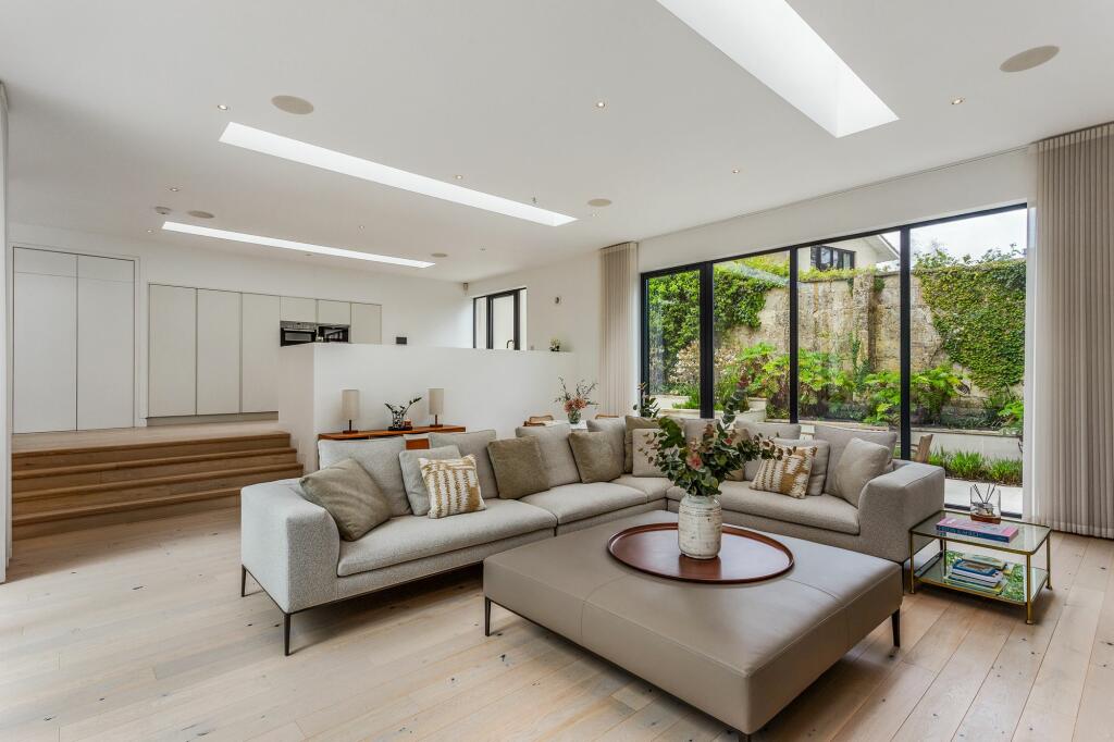 Additional property image - Richmond Road, Bath, BA1