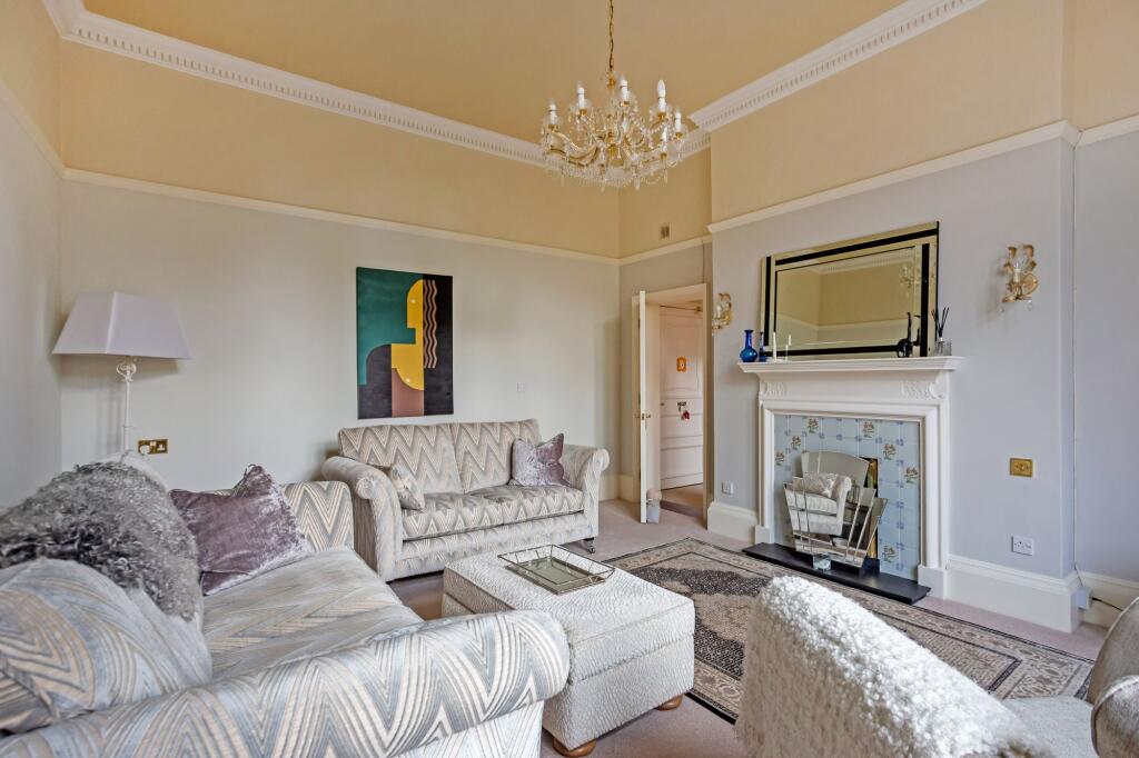 Additional property image - Grand Parade, Bath, BA2